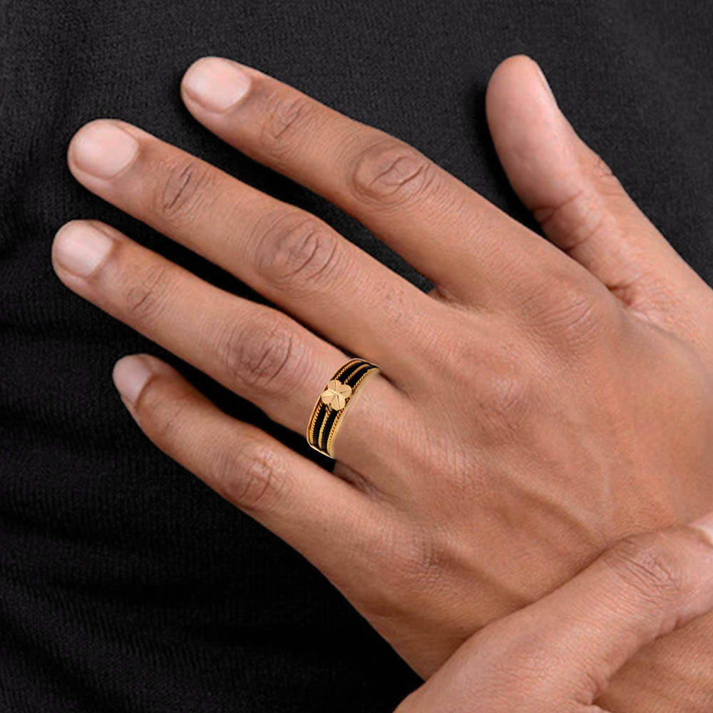 Index finger gold ring on sale design for man